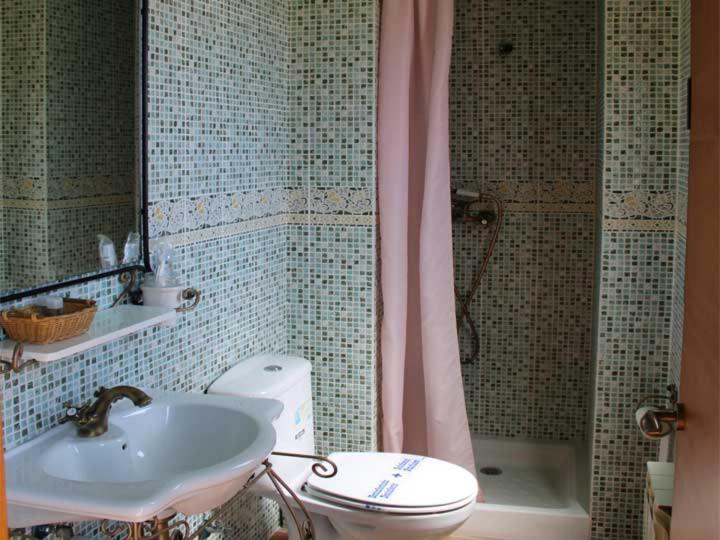 Hostal La Savina Cervera  Ngoại thất bức ảnh